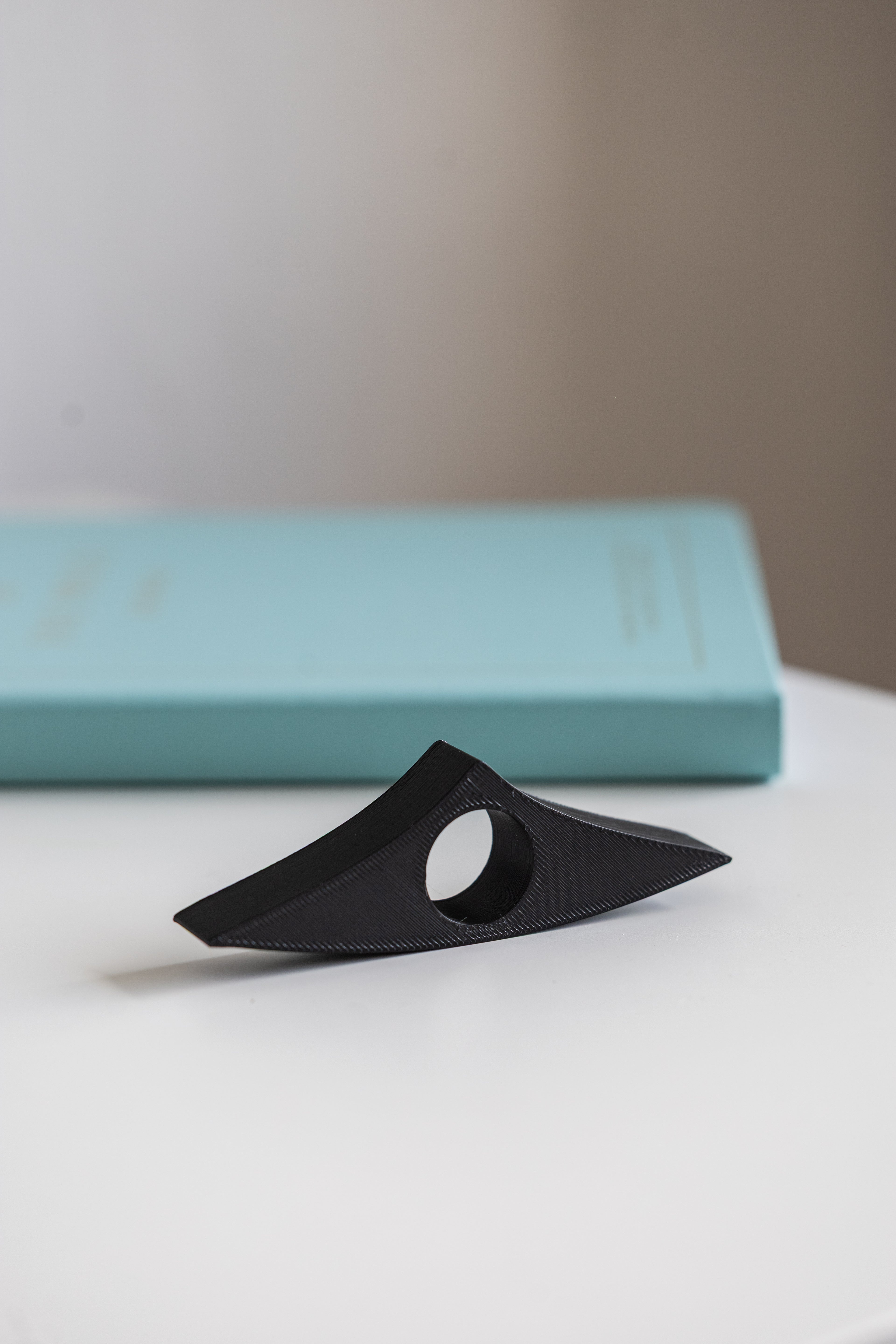 Buchseitenhalter – Bequemer Daumenhalter für Bücher