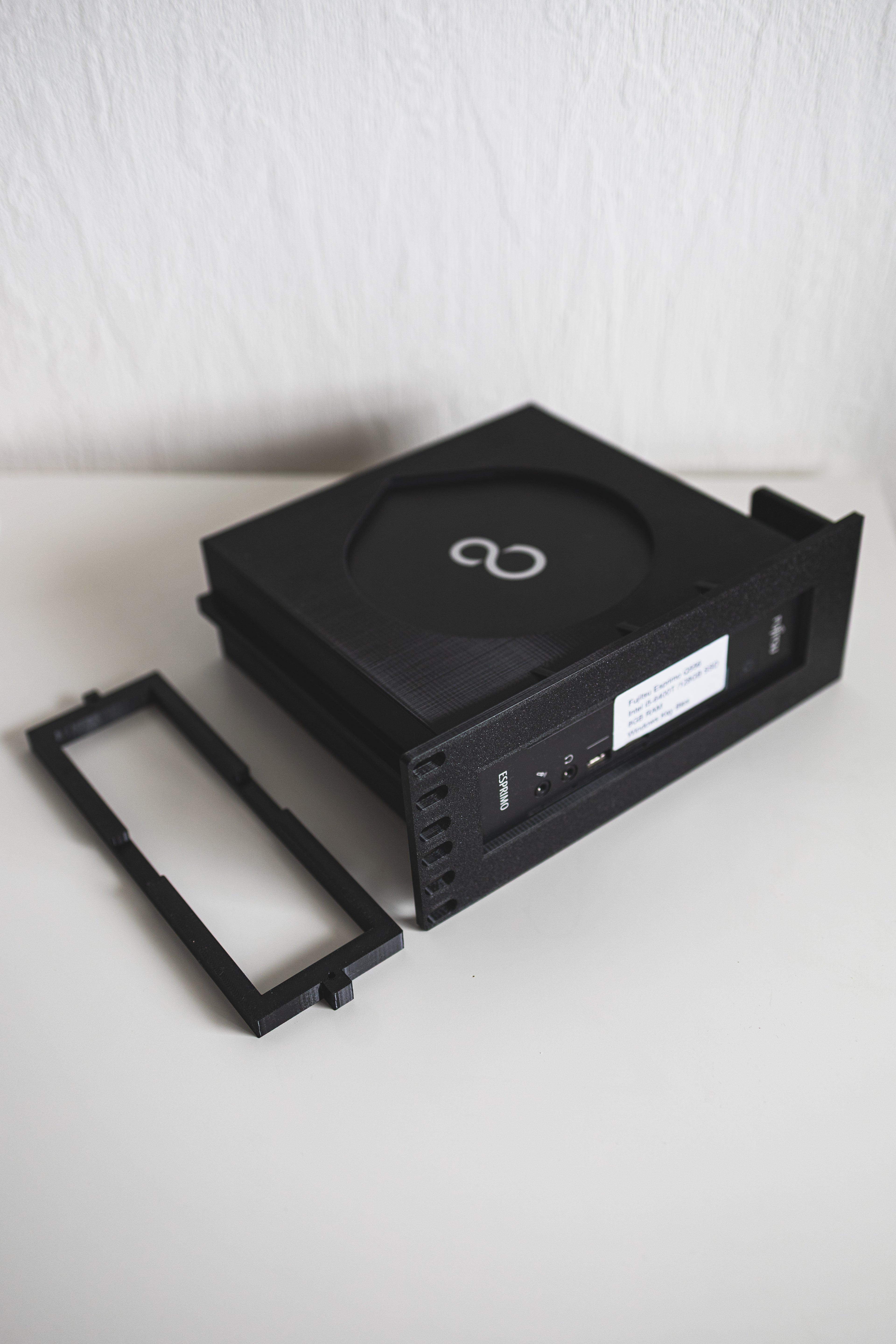 2U Rack Mount Halterung für Fujitsu Esprimo Q556 / Q556-2 – 19/10 Zoll