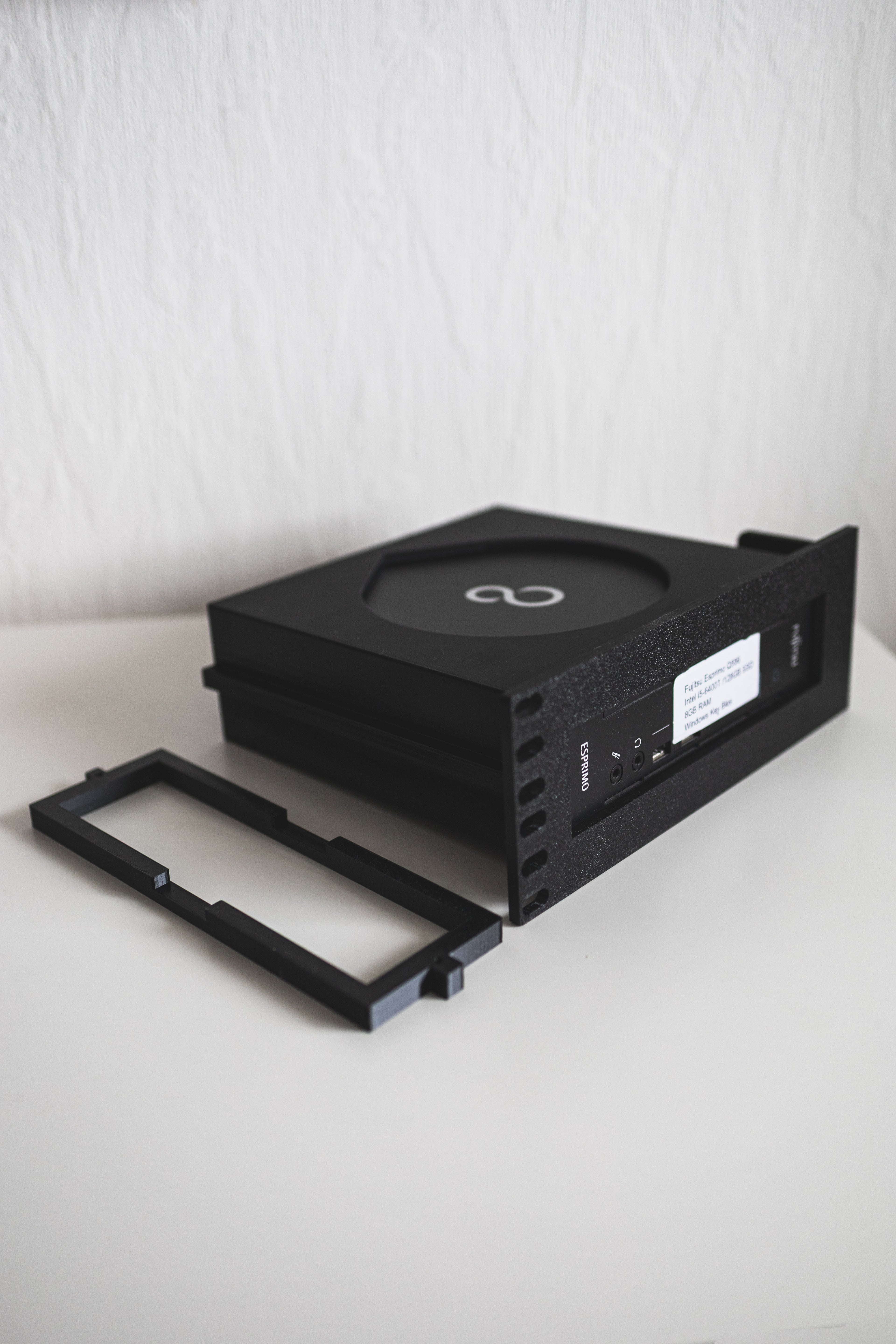 2U Rack Mount Halterung für Fujitsu Esprimo Q556 / Q556-2 – 19/10 Zoll