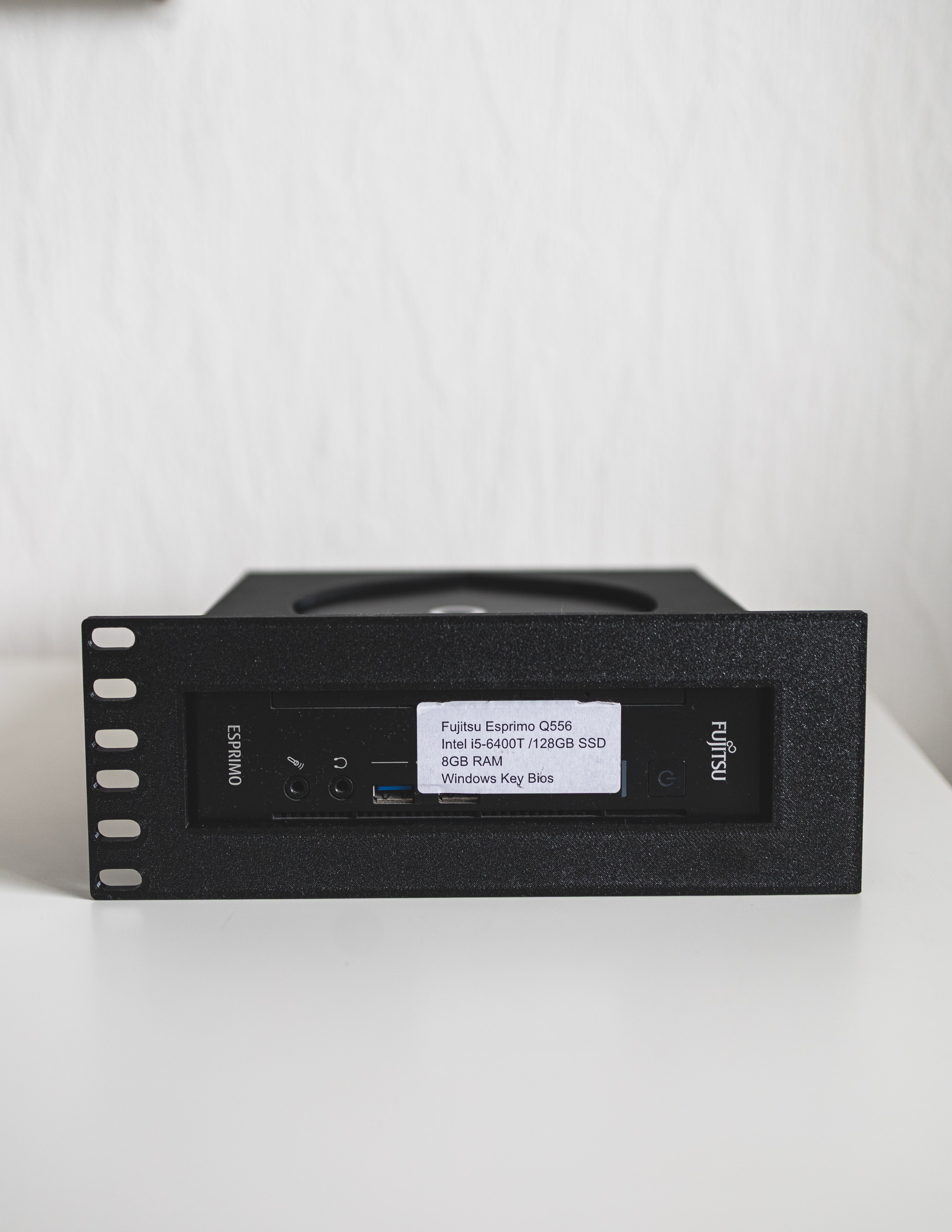 2U Rack Mount Halterung für Fujitsu Esprimo Q556 / Q556-2 – 19/10 Zoll