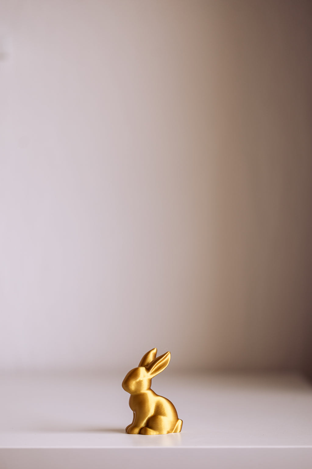 Süßer Osterhase und Ei – Perfekte Osterdekoration für Ihr Zuhause