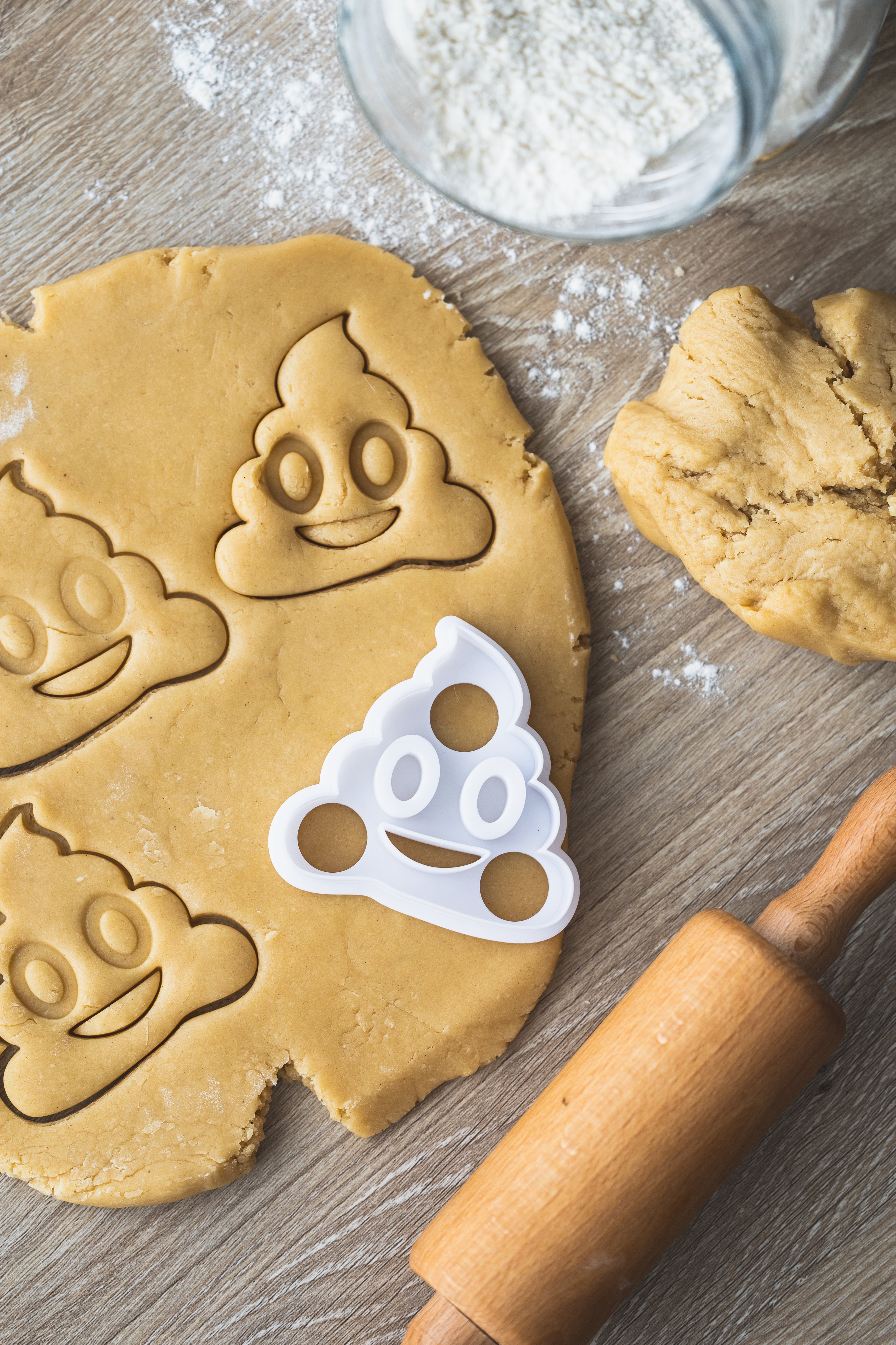 Poop Emoji Cookie Cutter (4,5 cm bis 9,5 cm)