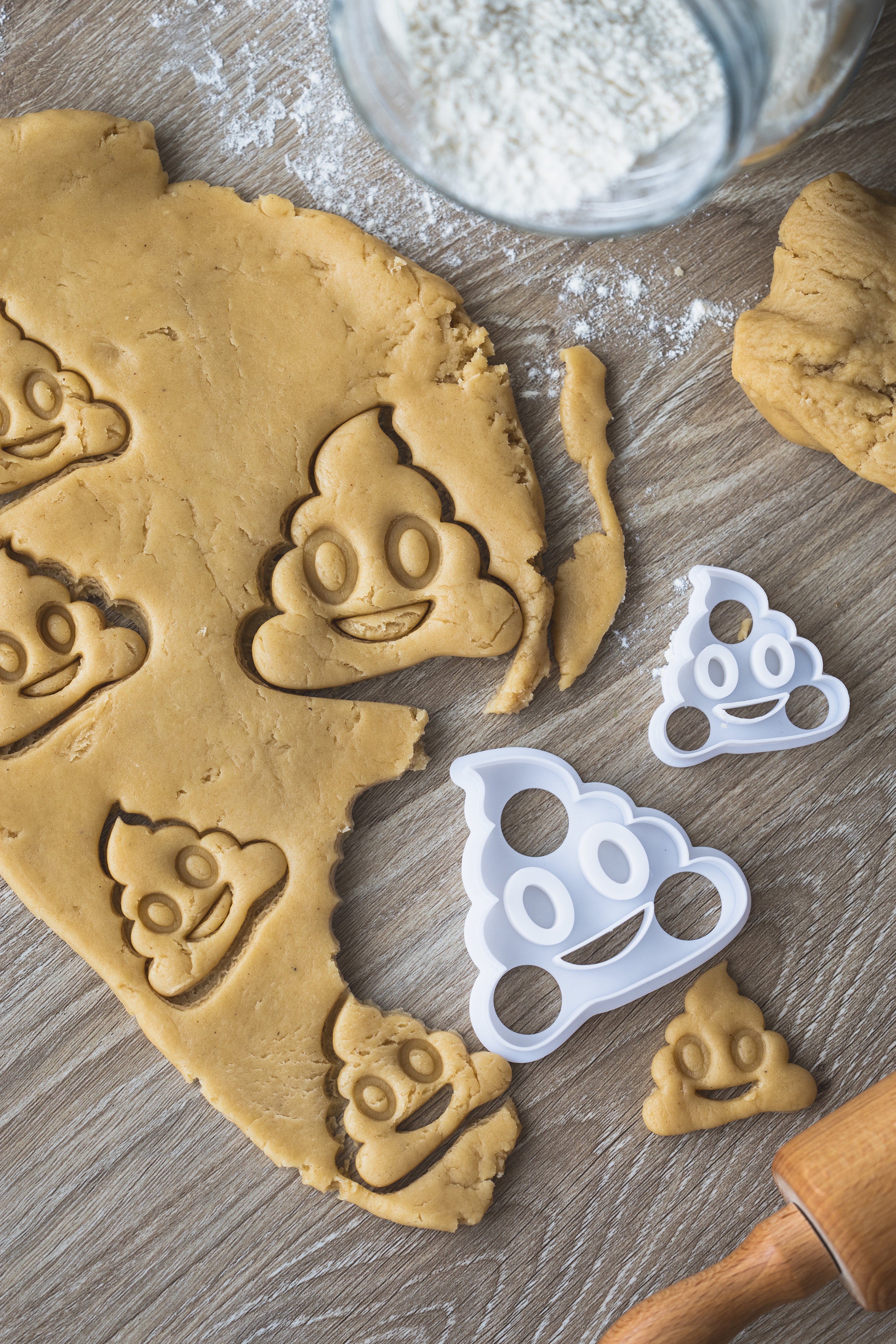 Poop Emoji Cookie Cutter (4,5 cm bis 9,5 cm)
