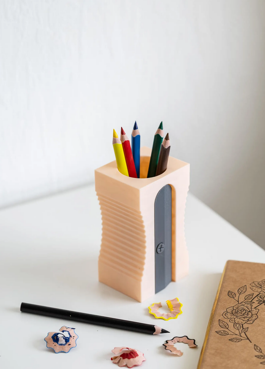 Stiftehalter im Anspitzer-Look - Geschenk für Schule, Büro & Kinderzimmer