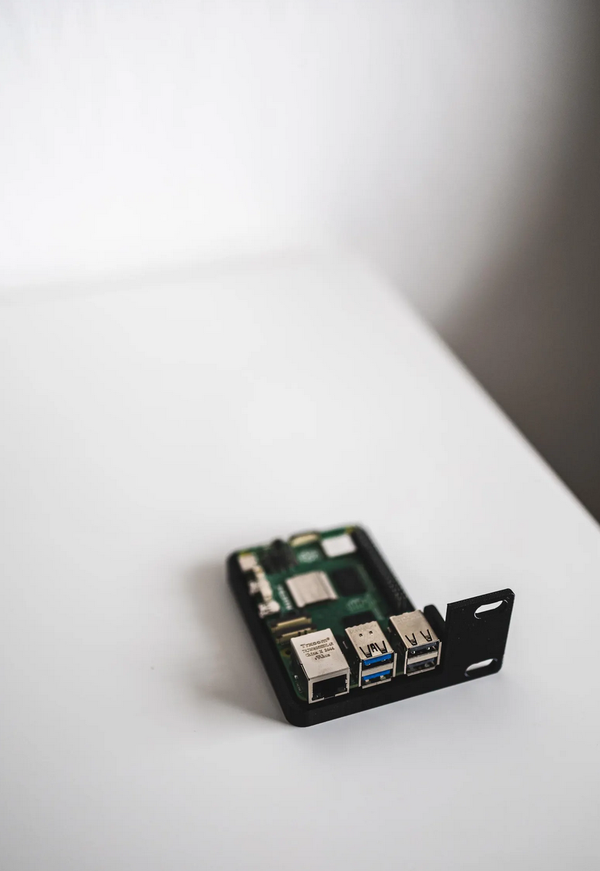 Rackhalter für Raspberry Pi 4/5 - 1HE 19/10-Zoll Halterung